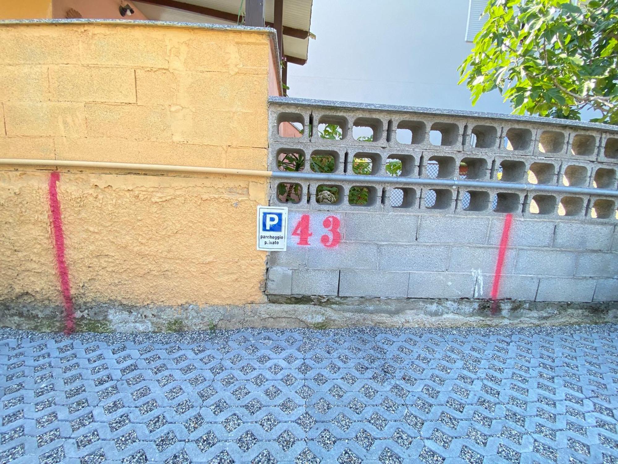 Apt Donati Home, Modernita E Comfort Con Parcheggio Gratuito Privato E Spazio Esterno Privato Cassano D'adda Luaran gambar