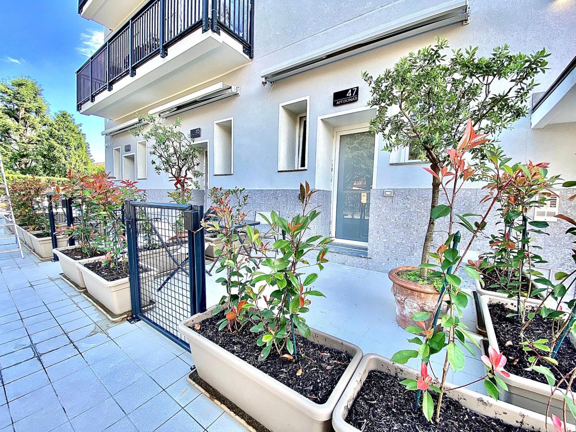 Apt Donati Home, Modernita E Comfort Con Parcheggio Gratuito Privato E Spazio Esterno Privato Cassano D'adda Luaran gambar