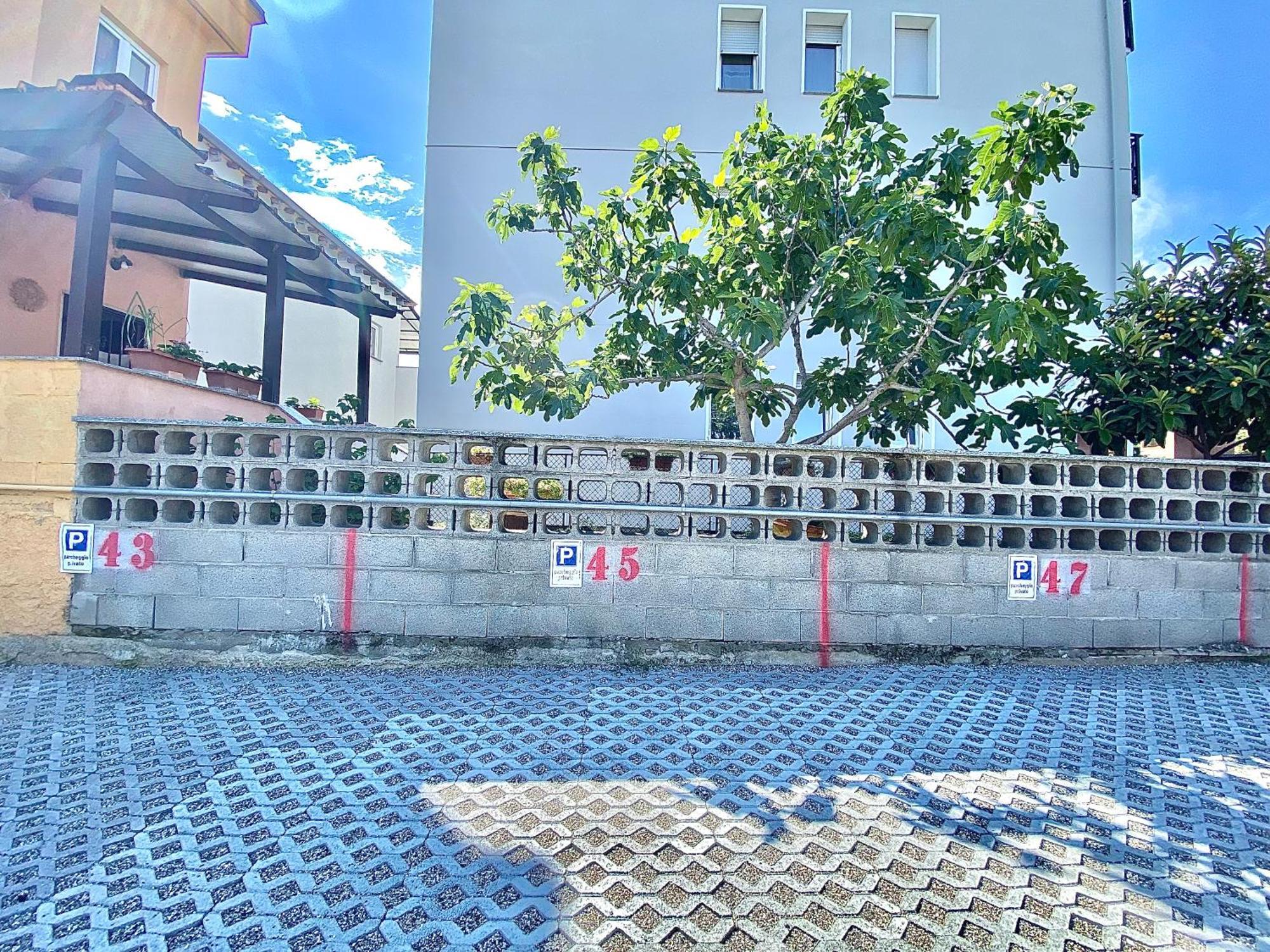 Apt Donati Home, Modernita E Comfort Con Parcheggio Gratuito Privato E Spazio Esterno Privato Cassano D'adda Luaran gambar