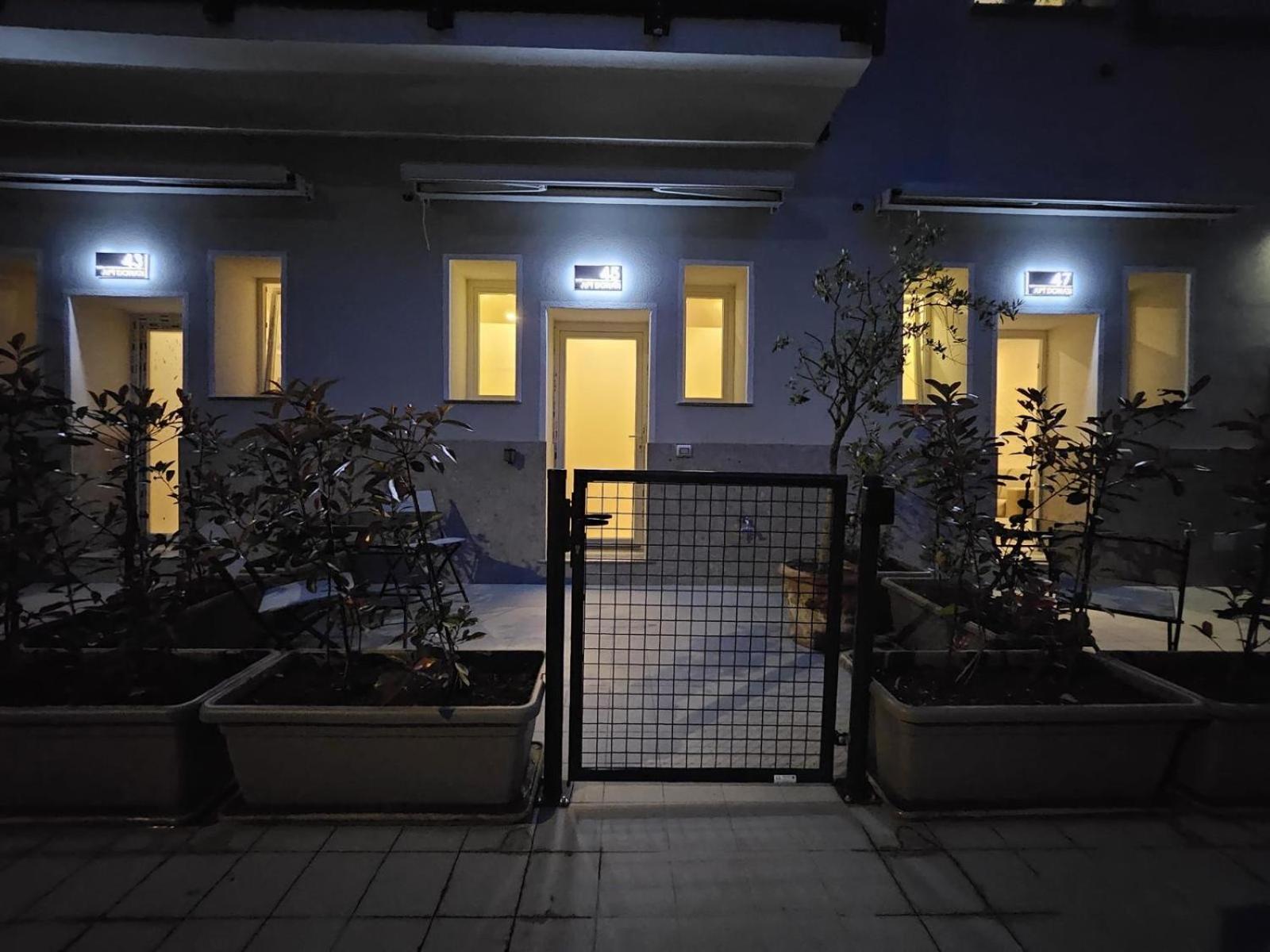 Apt Donati Home, Modernita E Comfort Con Parcheggio Gratuito Privato E Spazio Esterno Privato Cassano D'adda Bilik gambar